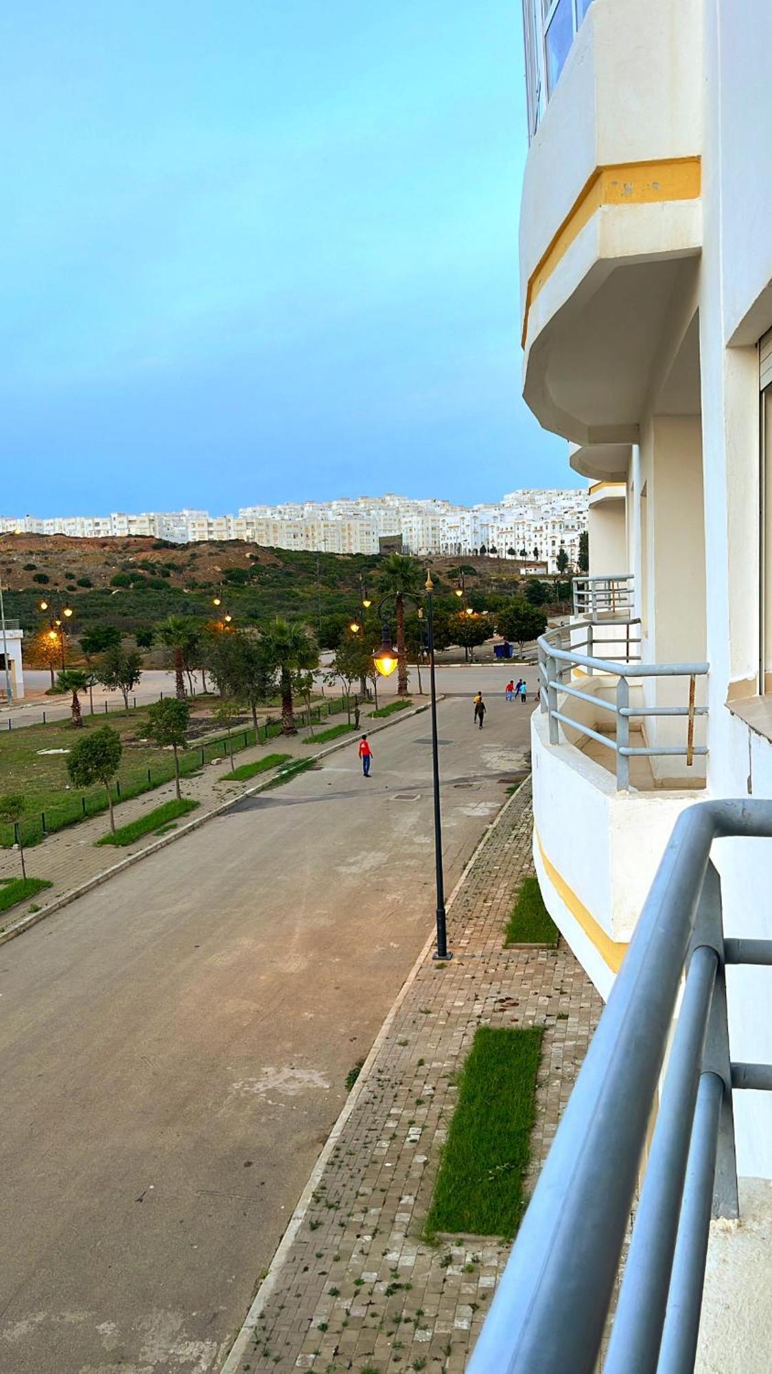 Elegant Appartement Avec Un Acces Piscine Jardin Parking Sous-Sol Et Wifi Haut Debit Fibre Optique Tangier Exterior photo