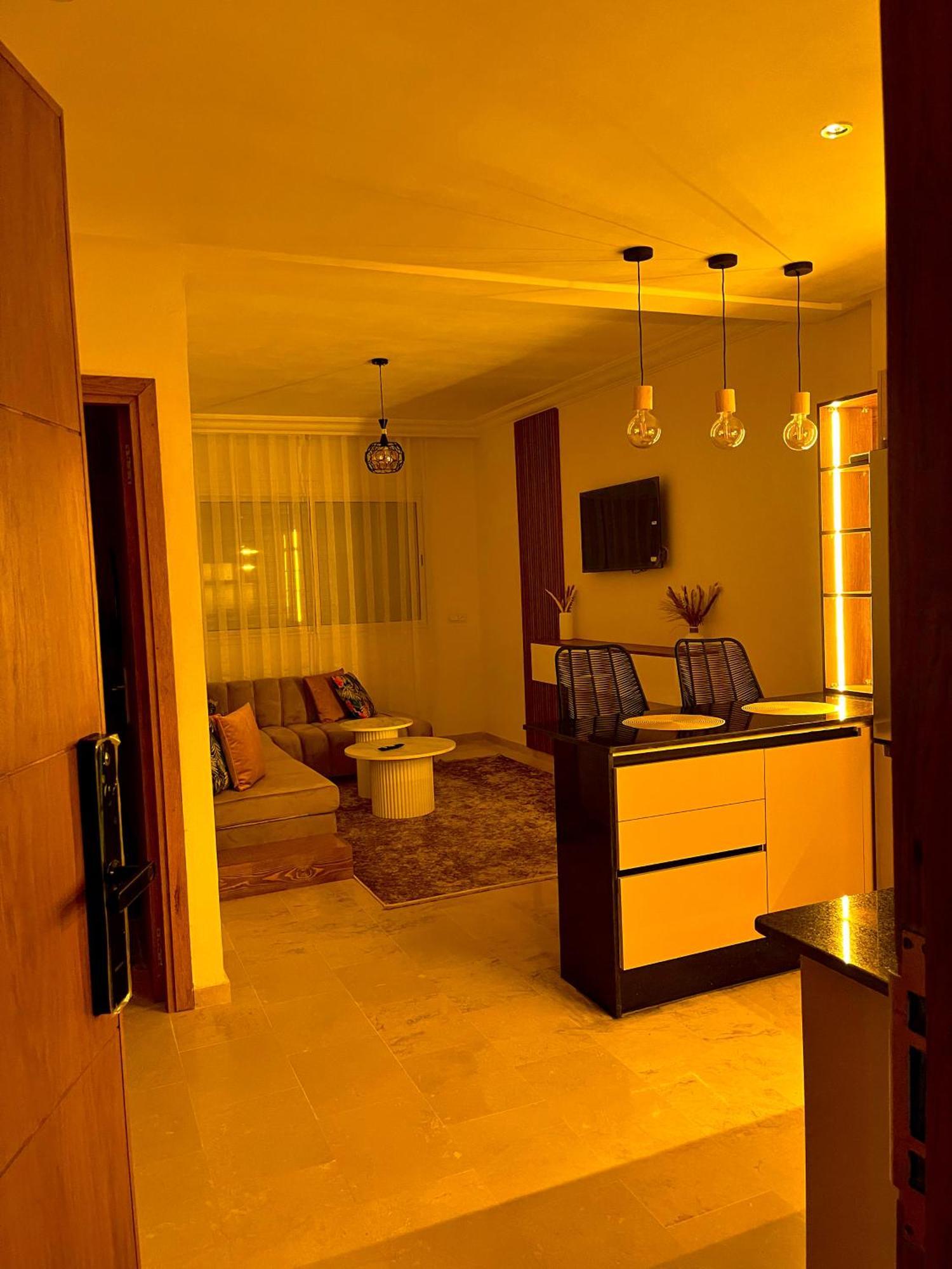 Elegant Appartement Avec Un Acces Piscine Jardin Parking Sous-Sol Et Wifi Haut Debit Fibre Optique Tangier Exterior photo